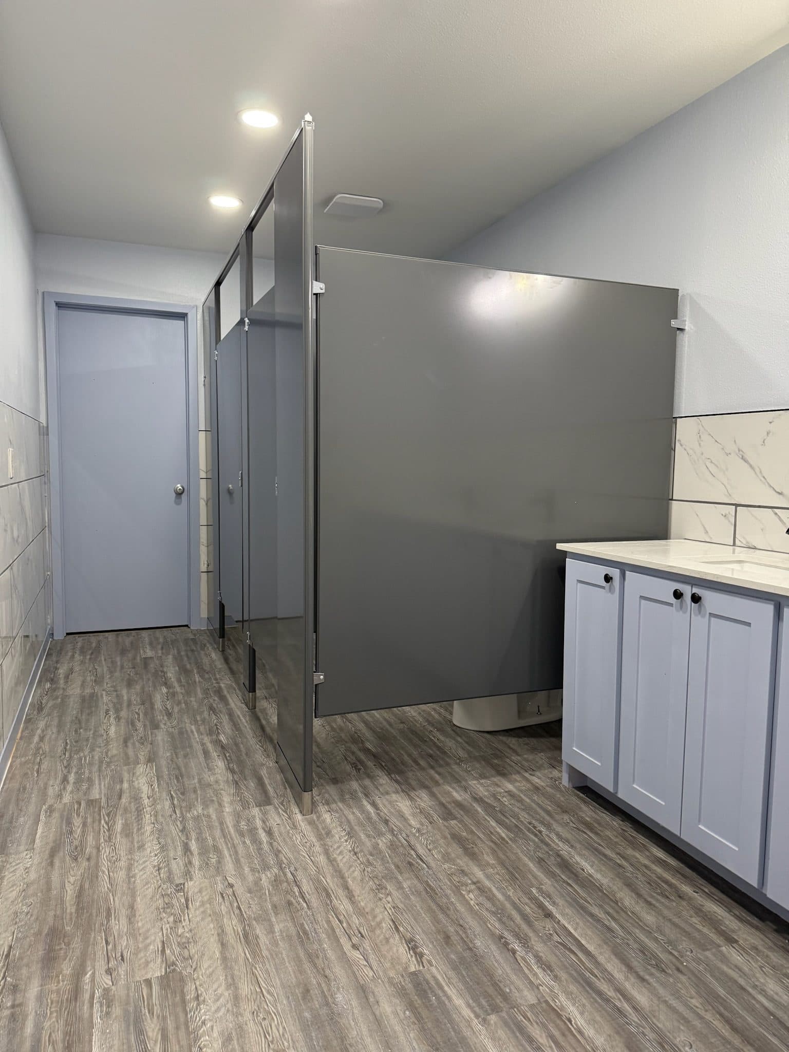 Restroom Partitions & Accessories